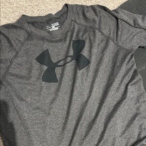 Under Armour Men's Charcoal Long Sleeve Tee